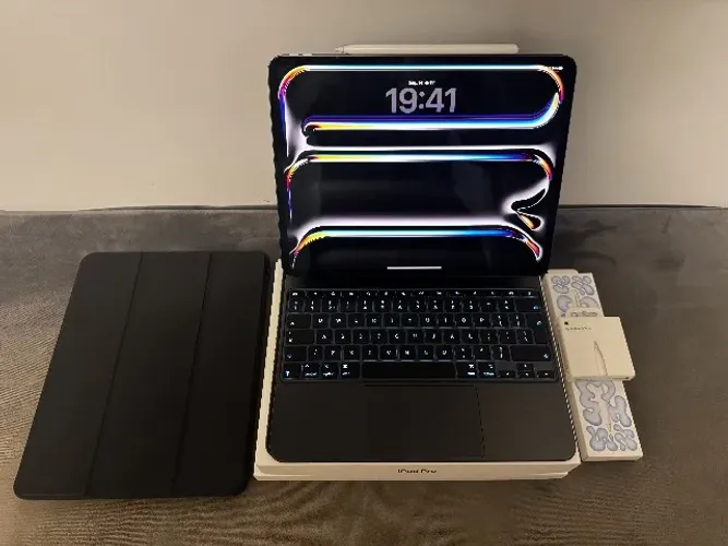 Ipad PRO M4 512gb em perfeito estado com apple pencil e magic keyboard originais na caixa
