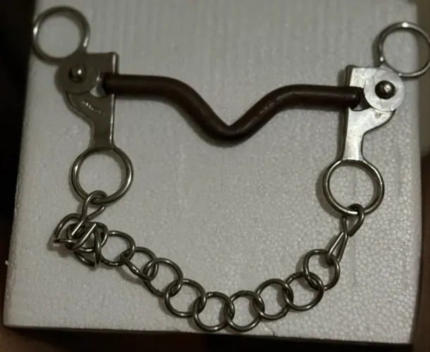 Vendo duas embocaduras para cavalo. Freio/ bridão!