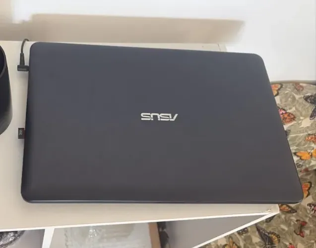 Notebook Semi Novo unico dono para estudos - Venda