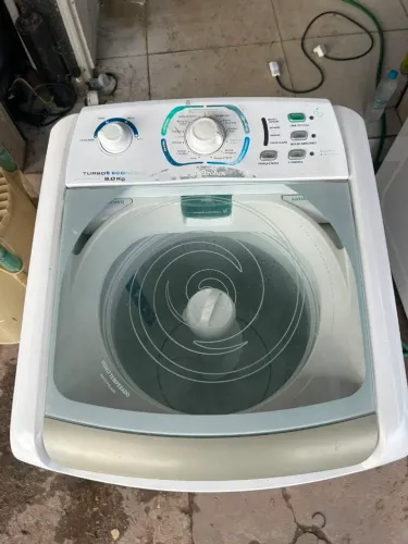 Máquina de lavar roupas Electrolux 8 kgs