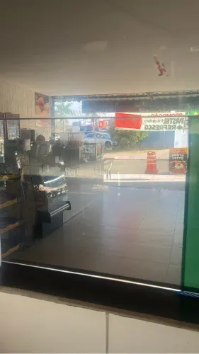 Vende se um ponto de pastelaria 