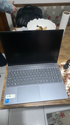 IdeaPad Slim 3i Intel Core i5- 13420H 8GB 512GB SSD Windows 11 Home 15.3"