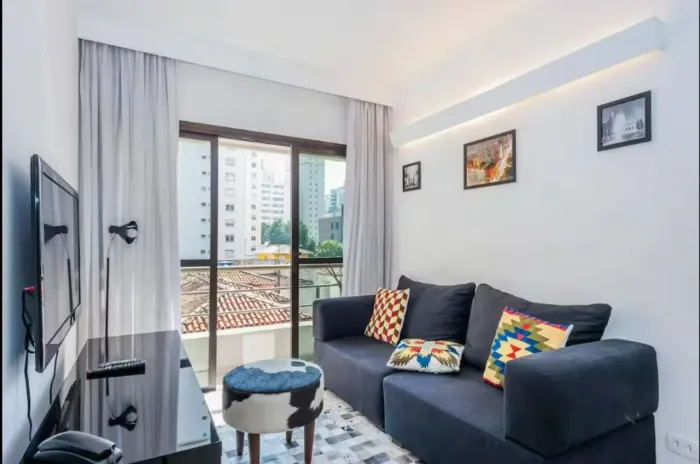 Apartamento MOBILIADO PARA LOCAÇÃO - 1 DORMITORIO, SALA COM VARANDA, 01 VAGA - COM PISCINA