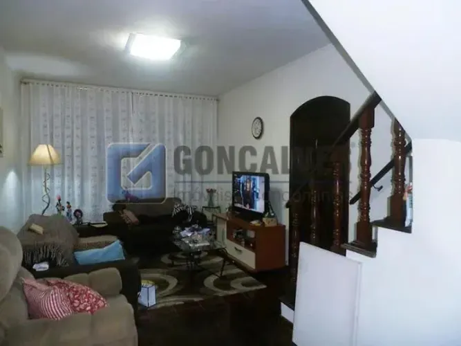 Sobrado à venda em Nova Petrópolis, SBC 3 quartos, 1 suíte, 2 vagas