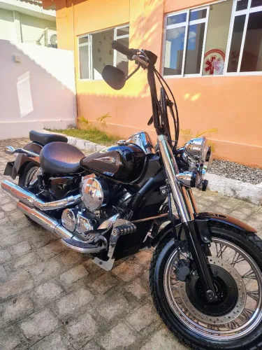 Shadow 750