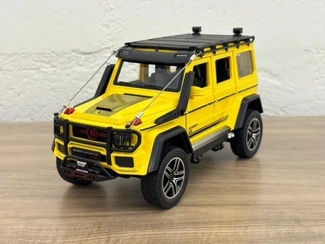 Miniatura Jipe Mercedes Brabus 550 Adventure G-class 4x4 Amarelo 2017 1:24