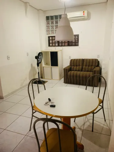 Kitnet mobiliada ( consil) 300 metros da Av do CPA 1.400$