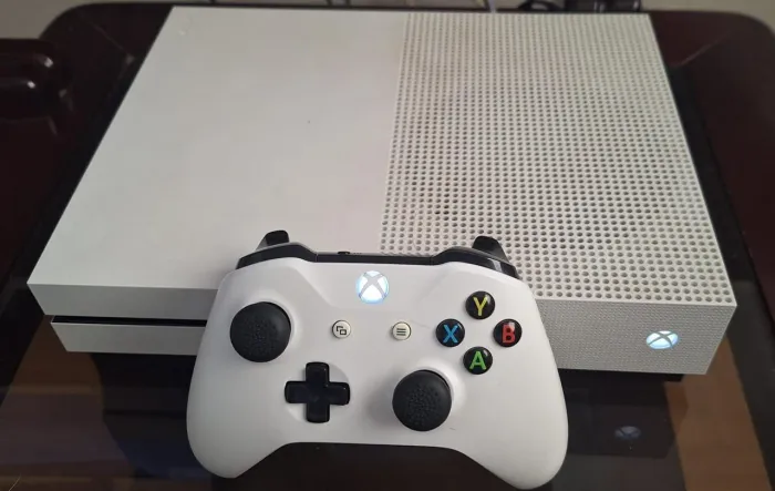 Xbox one s 500gb Red dead Redemption 2