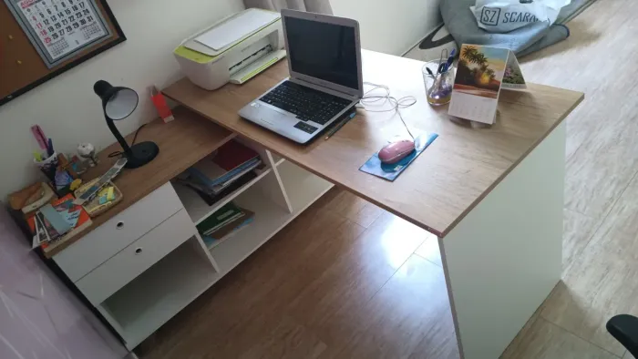 Escrivaninha em L semi nova