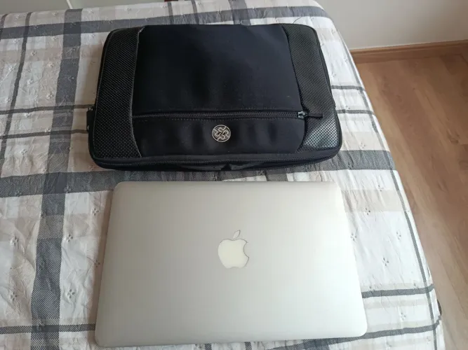 EXCELENTE MACBOOK AIR 11" - POUCO USADO