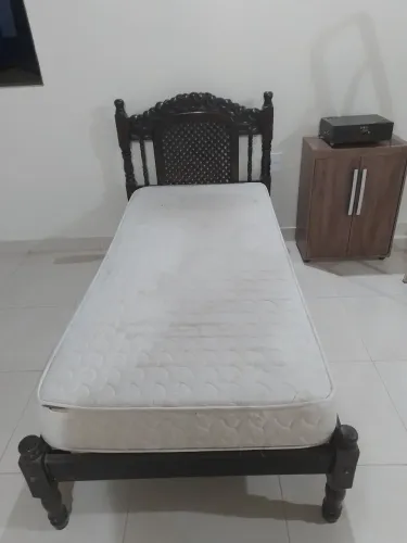 Cama de Solteiro  em madeira Jatobá