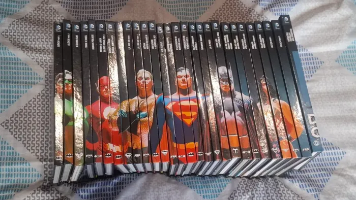 Coleção Eaglemoss DC - 28 volumes