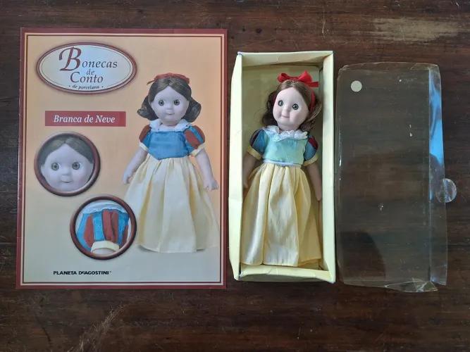 Branca de Neve Boneca Damas da Época Planeta DeAgostini com Fascículo