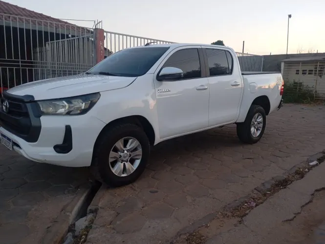 Toyota Hilux CD 4X4 2.8 Diesel Mec. 2023