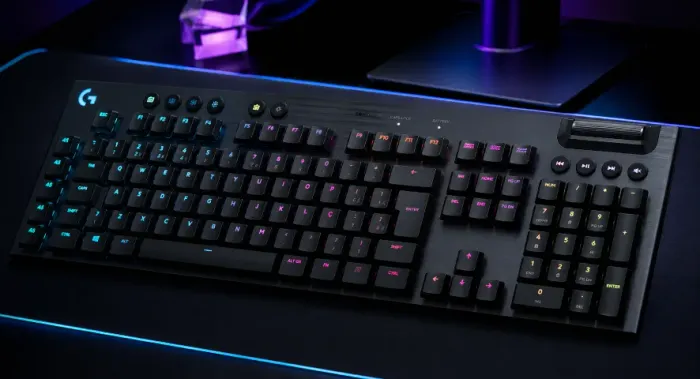 Teclado Mecânico Gamer Logitech G815 RGB Lightsync Preto