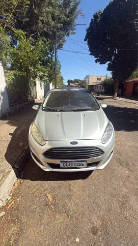 Ford Fiesta 1.6 16V Flex Aut. 5P 2015