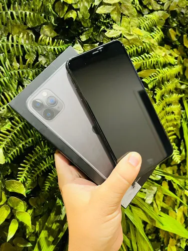 iPhone 11 Pro com garantia - entrego hoje pra você 