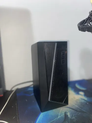 Caixa Redragon GS520, USB para energia e P2 para áudio. Funcionando perfeitamente