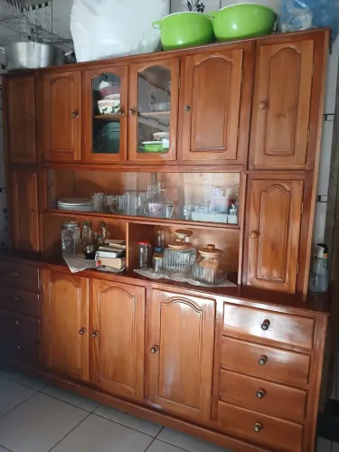 vendo armário de madeira pura