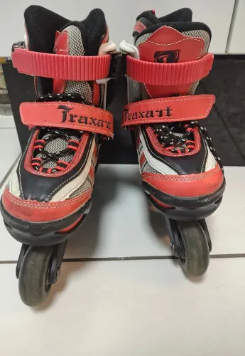 Vendo patins infantis Traxart Abec 5, tamanho P, usados em bom estado