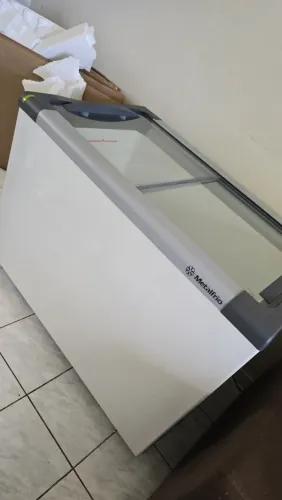 Freezer horizontal tampa de vidro 284 litros