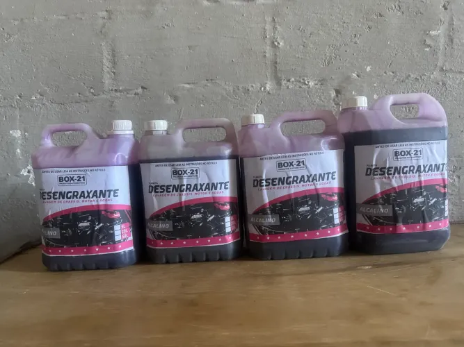 Vendo produto de limpeza automotivo