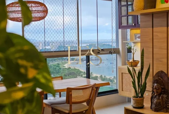 Apartamento Decorado com 2 Quartos na Enseada do Suá - Vitória ES
