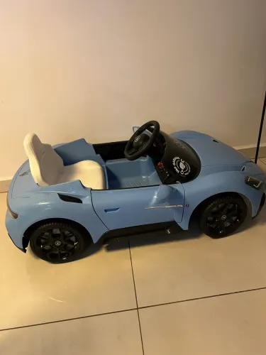 Carro elétrico infantil