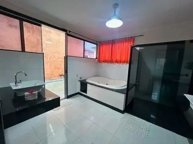 Casa Mobiliada para Locação com 4 Suítes na Augusto Montenegro