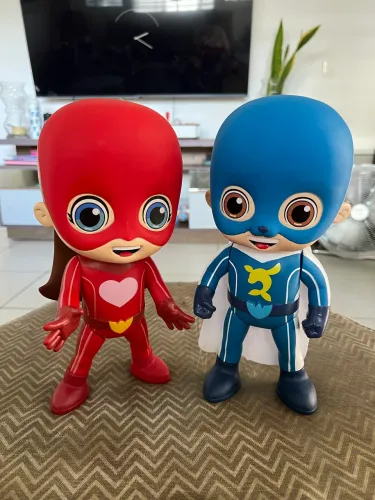 Bonecos Luccas Neto e Gi (Super Foca e Super Sereia)