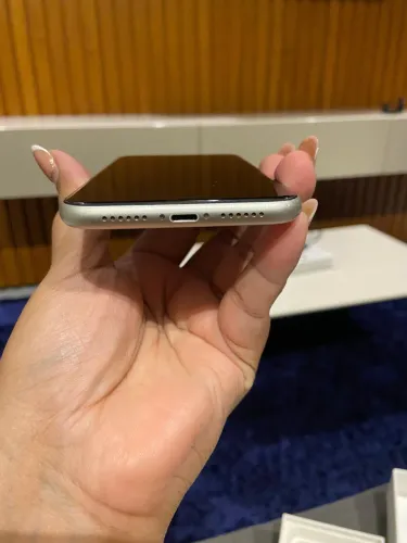 iPhone 11 64gb  branco 
