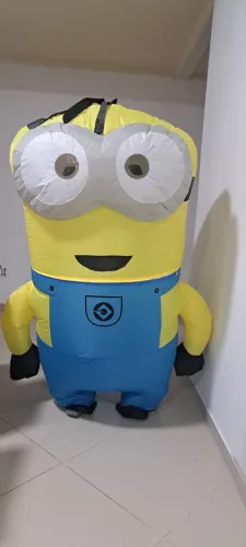 Fantasia MINIONS INFLÁVEL.