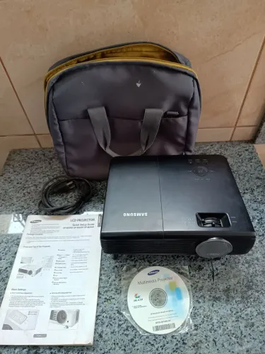 Vendo PROJETOR SAMSUNG SP-M250S, 2500 LÚMENS Com HDMI, funcionando. LEIA.