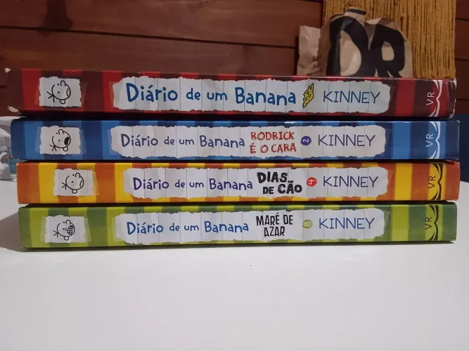 Livro diário de um banana volume 1,2,4 e 8