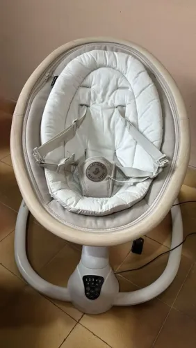 Cadeira de balanço bebê novíssima, usada 2 vezes!