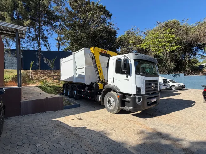 Caminhão VW 24.280 Munck Roll On 2019