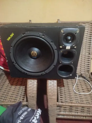 Vendo caixa de som em excelente condições.