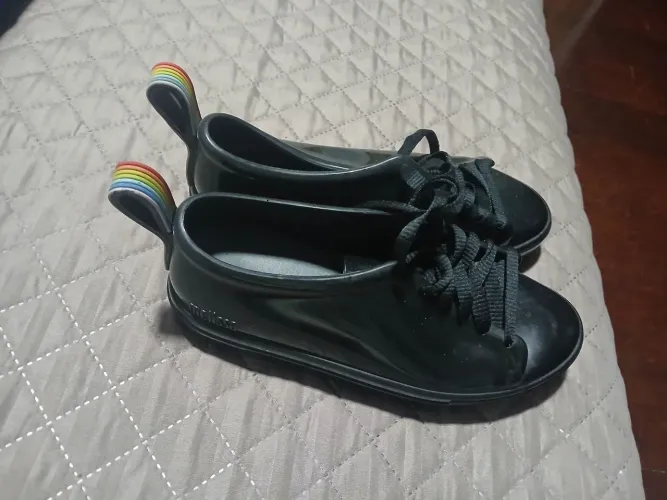 Sapatos melissa 60 reais os 2 pares