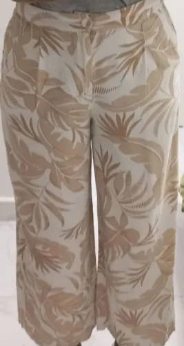 Calça pantalona feminina
