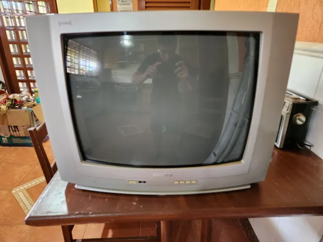 Televisão Philips 20 Polegadas Tubo Com Conversor Digital Bem Conservada