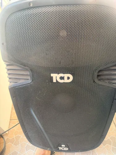 Caixa de som TCD 15" - 200W RMS, Bluetooth e USB