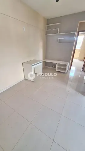 Apartamento mobiliado disponível para locação no bairro Tubalina.