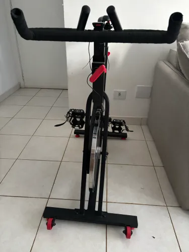 Bicicleta de Spinning Indoor 100 12kg Domyos Preta