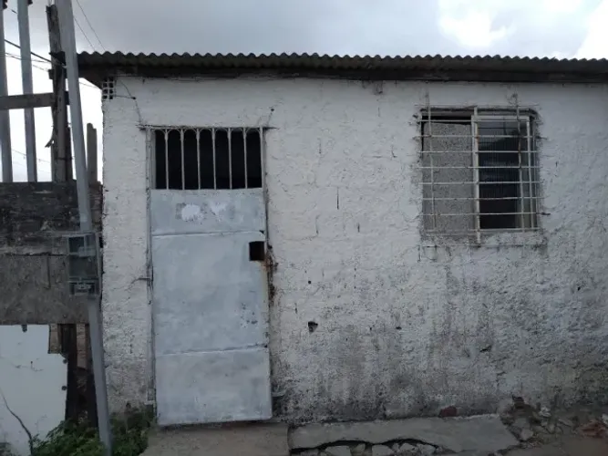 Casa pra vender no valor 25 mil terraço, sala, dois quartos, banheiro, cozinha..