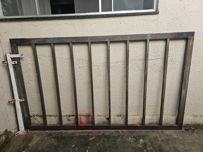 Grade de Proteção para porta de Aço 