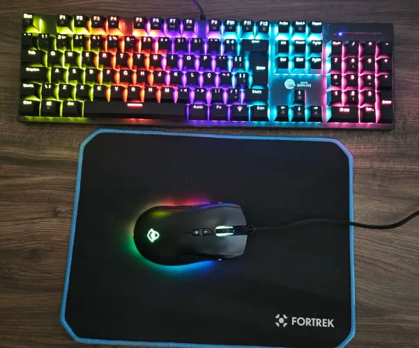 Kit Gamer Completo: Teclado Mecânico, Mouse e Mousepad