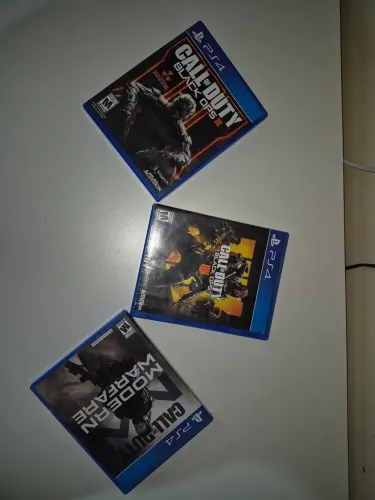 Kit 3 Jogos Call of Duty, MW, BO3 e BO4