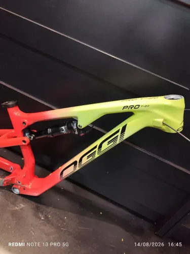 Quadro Oggi cattura pró t-20 carbono tamanho 15