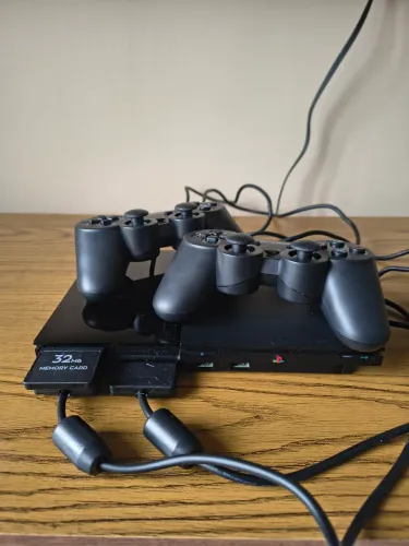 PS2 + 5 jogos + controles + cartão de 32GB + HDMI e conversor av/hdmi