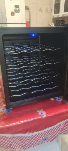 Adega cooler para vinhos